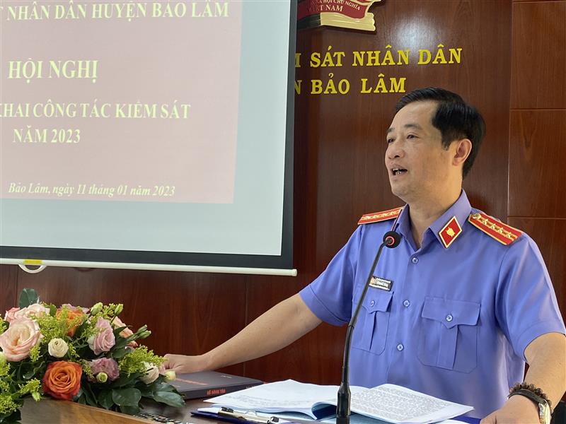 Đồng chí Võ Quang Trung, Phó Viện trưởng Viện kiểm sát nhân dân tỉnh phát biểu
