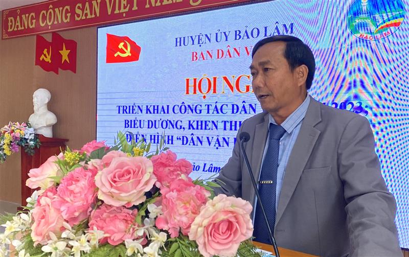 Đồng chí K’Lình, Phó Bí thư thường trực huyện ủy Bảo Lâm phát biểu chỉ đạo tại hội nghị