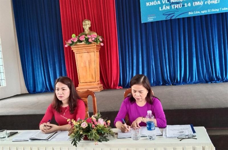 Lãnh đạo Hội phụ nữ huyện chủ trì Hội nghị