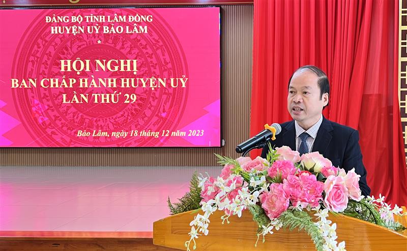 Đ/c Nguyễn Viết Vân – TUV – Bí thư Huyện uỷ kết luận HN