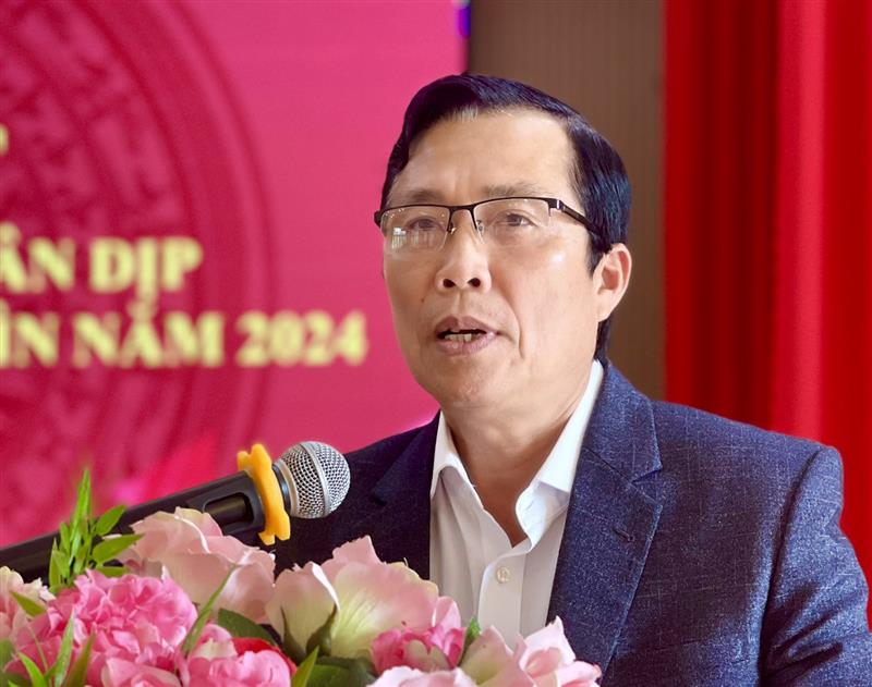 Đ/c Trịnh Văn Thảo – PCT UBND huyện phát biểu tại buổi gặp mặt