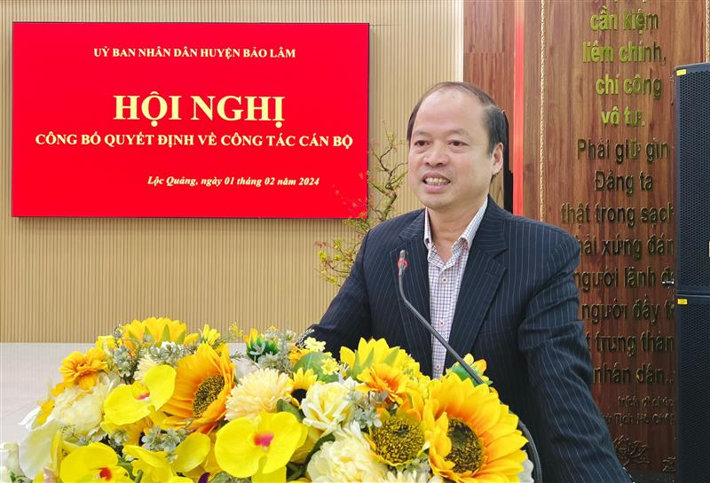 Đ/c Nguyễn Viết Vân- Tỉnh ủy viên, Bí thư Huyện ủy phát biểu giao nhiệm vụ