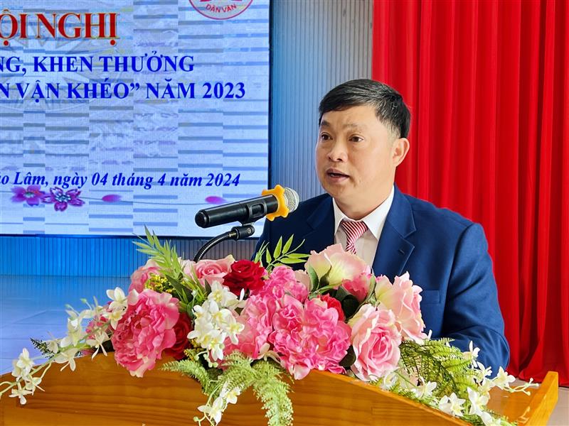 Đ/c  Nguyễn Đình Bình – UVBTV – Trưởng Ban Dân vận Huyện uỷ phát biểu tại Hội nghị