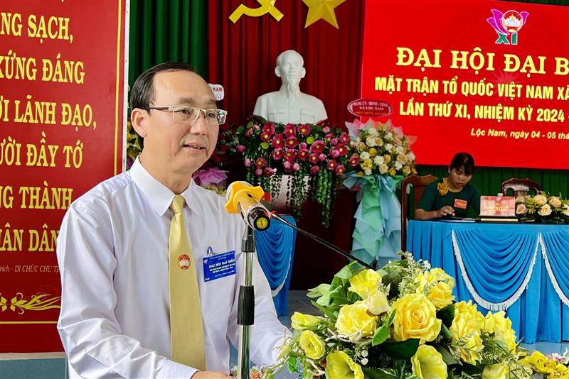 Đ/c Bùi Xuân Quý – UVBTV – Chủ tịch Uỷ ban MTTQ Việt Nam huyện phát biểu tại Đại hội